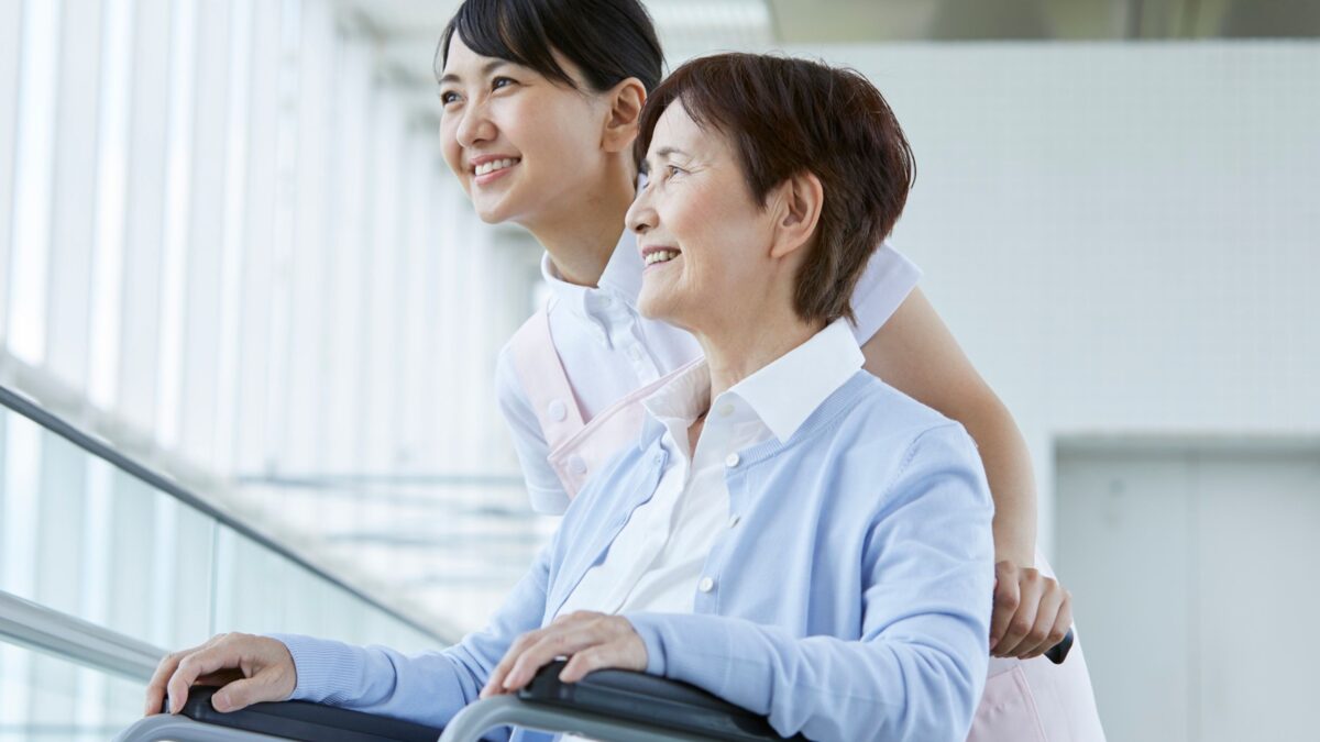 【介護職の手取り12万円】生活のリアル・平均給料・収入を増やす具体策まとめ