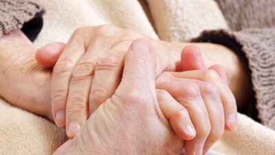 【介護職の退職金は3年でいくら？】自己都合でももらえる条件と損しない辞め方を解説