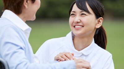 【介護職の退職金】いつもらえる？支給時期・相場・受け取り方法を徹底解説