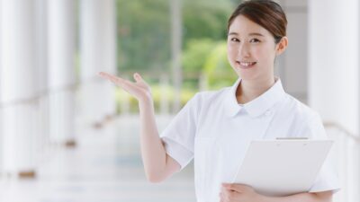 【最新版】介護職の退職金相場はいくら？勤続年数別の支給額と損しない制度の見極め方