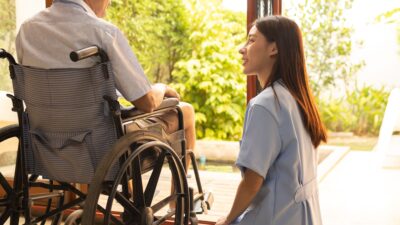 介護士でもマイホームは買える？年収・共働き・支援制度から考える現実的な住宅購入ガイド