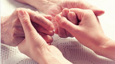 介護福祉士は勝ち組になれる？年収600万を目指す働き方とキャリア戦略