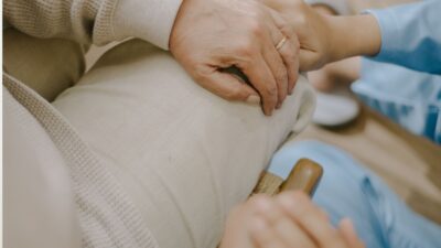 【介護職の住宅ローン】年収・勤続年数・審査通過のコツを徹底解説