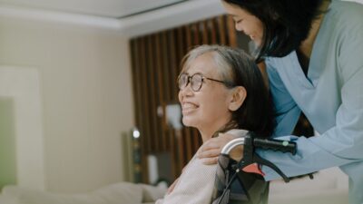 【夜勤専従は体を壊す?】元介護士が語る健康リスクと対策・働き方の見直し方