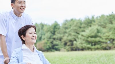 【現役ライターが解説】介護派遣はやめたほうがいい？後悔する人の特徴と失敗しない働き方