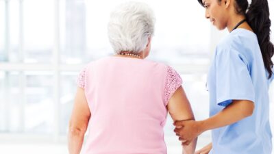 【介護職50代未経験】仕事が覚えられない不安を解消する方法と転職のポイント
