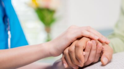 【体験談なし】グループホーム世話人のトラブル事例と対処法｜業務内容・苦情対応も解説
